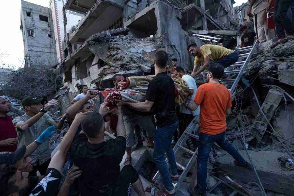 I massacri di Israele sconvolgono soltanto una parte di mondo, gli altri continuano nel loro ignobile silenzio 