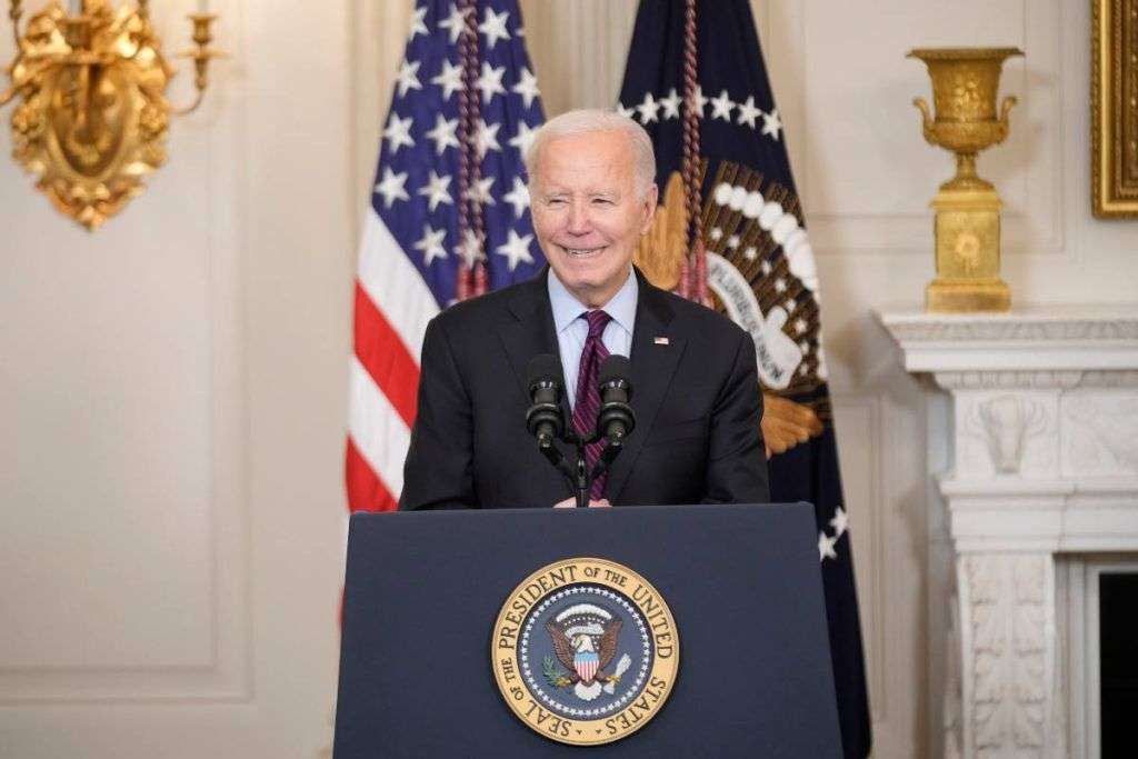 Biden si è ritirato e lascerà a fine mandato