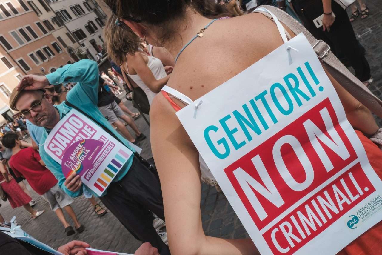 Manifestazione contro la legge sulla gestazione